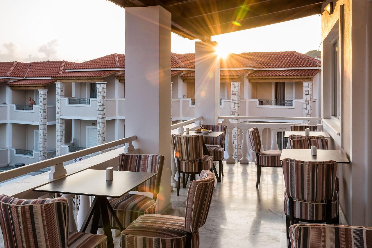 Windmill Hotel Аргаси Екстериор снимка